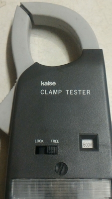 แคล้มป์มิเตอร์แบบเข็ม  ยี่ห้อ kaise จากญี่ปุ่น วัดความต้านทานได้ วัดแรงดันได้ และวัดกระแสได้สูงถึง 1200 A. พร้อมซองเก็บ