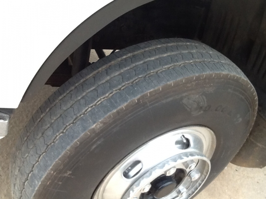 ขาย. hino. mega.  320.  สภาพรถสวยขั้นเทพ.  จัดแนนซ์ได้ 13-15 ครับ หัวเดิมบางคัสซีสวย รถพร้อมใช้งานครับ. ราคาต่อลองได้ครับ. ยาง80\%