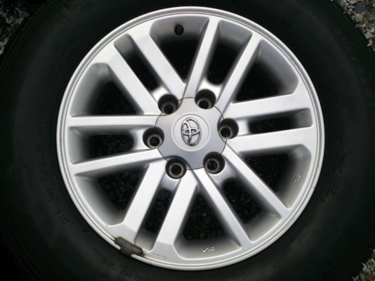 ขายแม็ก TOYOTA VIGO CHAMP ขอบ17 พร้อมยาง มิชลิน 265/65R17 ยางสัปดาห์ที่48ปี12 สวยๆ จำนวน 1 ชุด พร้อมน๊อตแท้ 24 ตัว