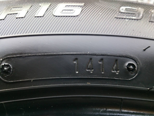 ขายยาง DUNLOP 205/55R16 ยางสัปดาห์ที่14ปี14 ดอกยางสดหนาเท่ากันไม่แตกลายไม่ร้าวไม่กินข้างไม่มีปะ สวยๆ จำนวน 1 ชุด ขายยาง DUNLOP 205/55R16 ยางสัปดาห์ที่14ปี14 ดอกยางสดหนาเท่ากันไม่แตกลายไม่ร้าวไม่กินข้างไม่มีปะ สวยๆ จำนวน 1 ชุด