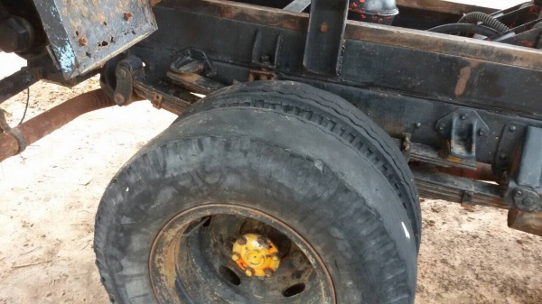 ดั้ม5คิว พร้อมใช้ กะบะกว้าง2x3.70ม.  เครื่องนิสสัน100แรง สภาพสวย. (ไม่มีทะเบียน)