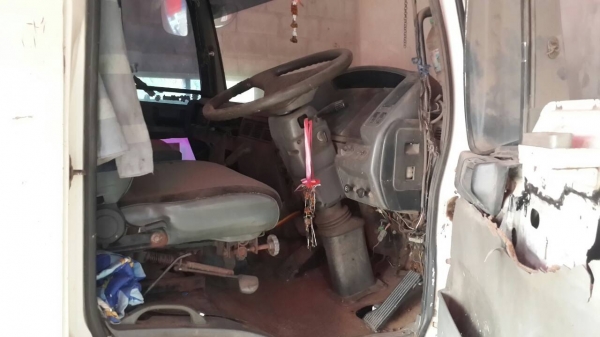 ขายด่วน HINO FL1J ขายตามสภาพครับ มีหัวคัชชี คานหน้า คัชชีสวย เอกสารเล่มทะเบียนพร้อมโอน