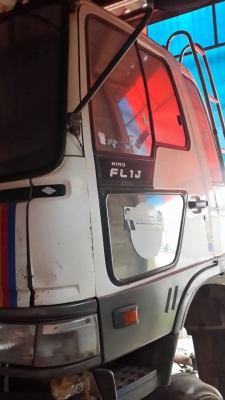 ขายด่วน HINO FL1J ขายตามสภาพครับ มีหัวคัชชี คานหน้า คัชชีสวย เอกสารเล่มทะเบียนพร้อมโอน
