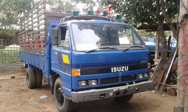 ขาย 6 ล้อ isuzu npr เครื่อง 4BD1ฝาดำ รถห้างแท้ๆ(คุณพิทักษ์ โพธิ์จันทร์ จากอุดรธานี มารับรถกลับบ้านไปวิ่งงานทำเงินแล้ว)) (ดาวน์ 128000ออกรถได้เลย)เฟืองท้าย F ยาง8.25 เครื่องแน่นๆ แห้ง แรงดีสุดๆ แซสซีเยี่ยมๆ ไม่ผุไม่ดาม รถสวยๆพร้อมใช้งานได้เลย พร้อมโอนทั่วไ