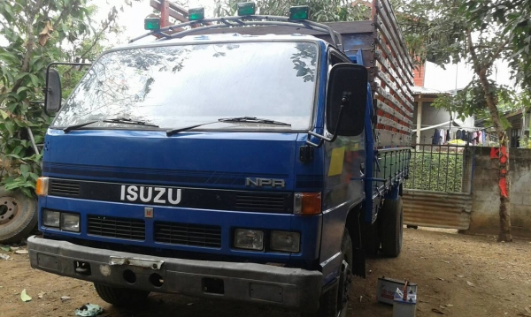 ขาย 6 ล้อ isuzu npr เครื่อง 4BD1ฝาดำ รถห้างแท้ๆ(คุณพิทักษ์ โพธิ์จันทร์ จากอุดรธานี มารับรถกลับบ้านไปวิ่งงานทำเงินแล้ว)) (ดาวน์ 128000ออกรถได้เลย)เฟืองท้าย F ยาง8.25 เครื่องแน่นๆ แห้ง แรงดีสุดๆ แซสซีเยี่ยมๆ ไม่ผุไม่ดาม รถสวยๆพร้อมใช้งานได้เลย พร้อมโอนทั่วไ