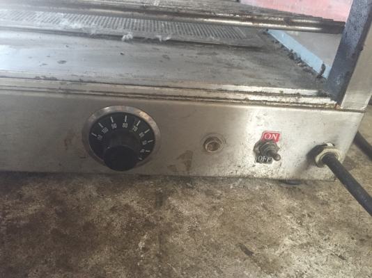 ขายตู้กระจกโค้ง กว้าง80สูง54โชว์อาหาร กระจกหลังไม่มีนะ อุ่นอาหารไม่ได้