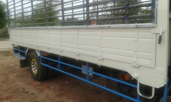 ขายรถบรรทุก 6 ล้อรั้ว HINO FC4J 150 แรงม้าปี 2549 กระยาว 5.50 เมตร ราคา 700000