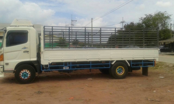ขายรถบรรทุก 6 ล้อรั้ว HINO FC4J 150 แรงม้าปี 2549 กระยาว 5.50 เมตร ราคา 700000