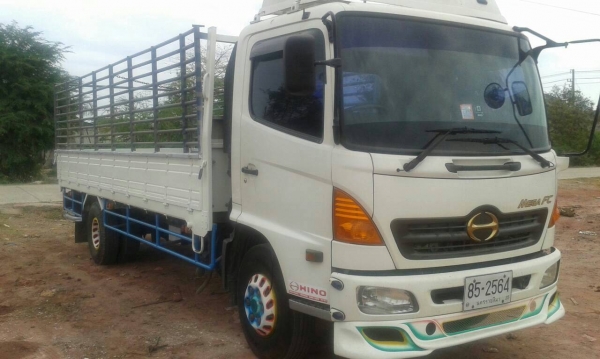ขายรถบรรทุก 6 ล้อรั้ว HINO FC4J 150 แรงม้าปี 2549 กระยาว 5.50 เมตร ราคา 700000