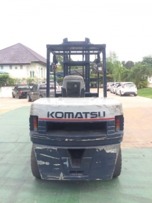 ขายรถ komatsu ขนาด  4.5 ตัน  ดีเซล  เกียร์ ออโต้