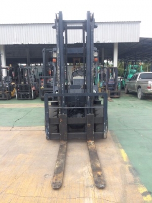 ขายรถ komatsu ขนาด  4.5 ตัน  ดีเซล  เกียร์ ออโต้