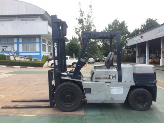 ขายรถ komatsu ขนาด  4.5 ตัน  ดีเซล  เกียร์ ออโต้