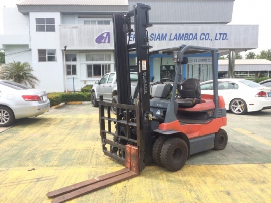 ขายรถไฟฟ้านัั่งขับ toyota รุ่น 7 ขนาด 2.5 ตัน ล้อหน้าคู่ พร้อมตู้ชาร์จ