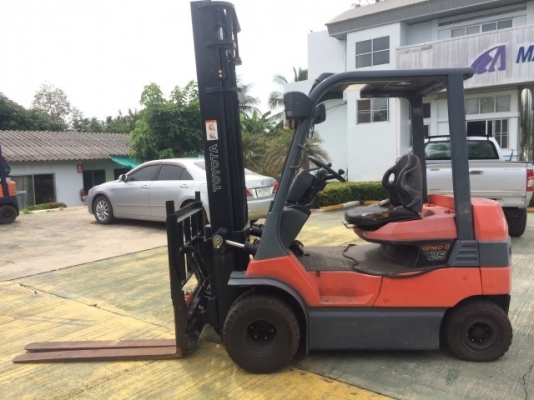 ขายรถไฟฟ้านัั่งขับ toyota รุ่น 7 ขนาด 2.5 ตัน ล้อหน้าคู่ พร้อมตู้ชาร์จ