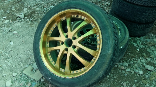 ขายด่วนครับ ล้อแม็ค ขอบ20" พร้อมยาง มี 2 ล้อ ครับ