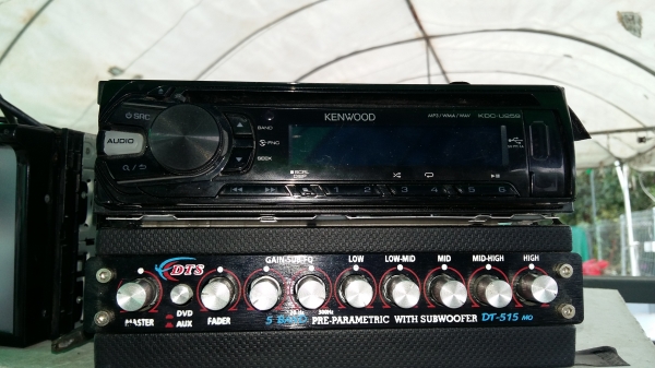 ขายด่วนครับ เครื่องเสียงติดรถยนต์ KENWOOD พร้อม ปรี เพาเวอร์ 2 และ ชาแนล DTS และ ตู้ซับ10" เสียงกลาง แหลม ครบ