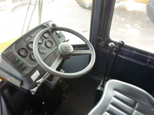 ขายรถตักล้อยาง ยี่ห้อ SEM (เซม) รุ่น 616B(ขนาดเล็ก) รถใหม่ราคามือ 2 ผลิตโดยแคทเทอร์พิลลาร์ 100\%