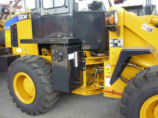 ขายรถตักล้อยาง ยี่ห้อ SEM (เซม) รุ่น 616B(ขนาดเล็ก) รถใหม่ราคามือ 2 ผลิตโดยแคทเทอร์พิลลาร์ 100\%