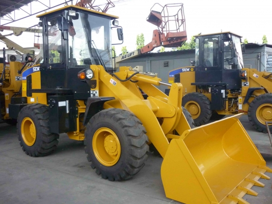 ขายรถตักล้อยาง ยี่ห้อ SEM (เซม) รุ่น 616B(ขนาดเล็ก) รถใหม่ราคามือ 2 ผลิตโดยแคทเทอร์พิลลาร์ 100\%