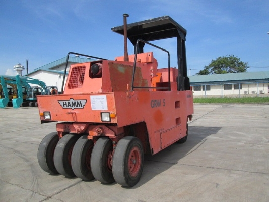 ขายรถบด 9 ล้อยาง Tire Roller ยี่ห้อ HAMM รุ่น GRW5 ซีเรียล: 37000 ปี 1994 ชั่วโมงการทำงาน 1592 ชั่วโมง ขายพร้อมชุดแจ้งจำหน่าย ยังไม่ได้ใช้งานในเมืองไทย ขายรถบด 9 ล้อยาง Tire Roller ยี่ห้อ HAMM รุ่น GRW5 ซีเรียล: 37000 ปี 1994 ชั่วโมงการทำงาน 1592 ชั่วโมง ขายพร้อมชุดแจ้งจำหน่าย ยังไม่ได้ใช้งานในเมืองไทย