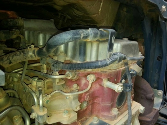 รถบรรทุกดัมพ์ 6 ล้อ HINO  175 แรงม้า  ปีจดทะเบียน 2555