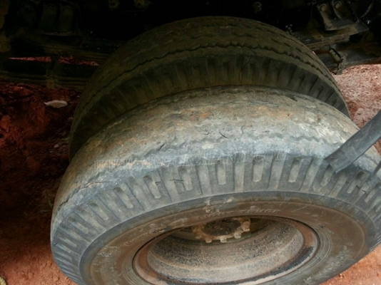 รถบรรทุกดัมพ์ 6 ล้อ HINO  175 แรงม้า  ปีจดทะเบียน 2555