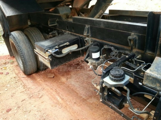 รถบรรทุกดัมพ์ 6 ล้อ HINO  175 แรงม้า  ปีจดทะเบียน 2555