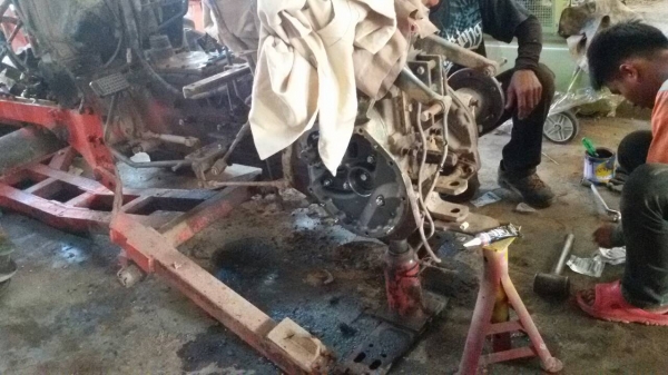 ซ่อมรถแทรกเตอร์ เปลี่ยนคลัส เบรค อุปกรณ์อื่น ๆ ราคากันเอง