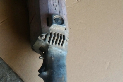 เครื่องเจียร HITACHI แบบมือจับขนาด 5 นิ้ว จากญี่ปุ่น ใส่แปรงลวดขัดติดมาด้วย ถอดเปลี่ยนใช้งานได้หลายอย่าง