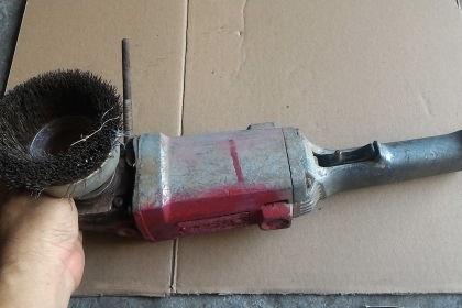 เครื่องเจียร HITACHI แบบมือจับขนาด 5 นิ้ว จากญี่ปุ่น ใส่แปรงลวดขัดติดมาด้วย ถอดเปลี่ยนใช้งานได้หลายอย่าง