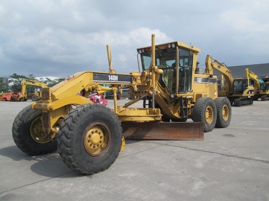 ขายรถเกรดนำเข้า จากอเมริกา CAT 140H 2ZK03599 ปี 1998  สภาพดี ขายพร้อมชุดแจ้งจำหน่าย