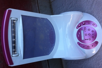 เครื่องช่วยแก้ปัญหานอนไม่หลับทำให้การนอนง่ายขึ้นมีความสูขมากขึ้นทั้งก่อนนอนและช่วงการนอน บันทึกเสียงลงไปได้ เสียงแฟนเสียงอื่นๆ