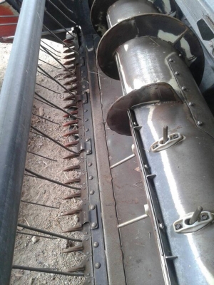 ขายรถเกี่ยวข้าว  คู DC 70 g เฉพาะรถ  ราคาขายดาวน์  300,000  หรือจะยกพร้อมปิดงวด 550,000 รถสวยมือเดียว  งามมากแทรกใหม่สองข้าง