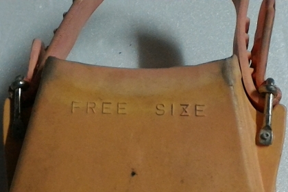 (มีแถม ตีนกบ)เครื่องรีดทับเนคไทแบบพักพา ZOJIRUSHI จากญี่ปุ่นใช้ไฟบ้านเราได้ ความร้อนไม่สูงมาก กำลังแค่ 18 W.