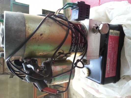 ขายมอเตอร์ปัมไฮดรอลิค 24 โวล์ ราคา 2500 บาท ขายมอเตอร์ปัมไฮดรอลิค 24 โวล์ ราคา 2500 บาท