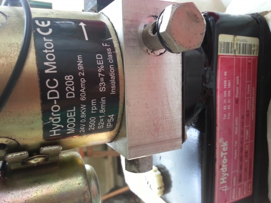 ขายมอเตอร์ปัมไฮดรอลิค 24 โวล์ ราคา 2500 บาท ขายมอเตอร์ปัมไฮดรอลิค 24 โวล์ ราคา 2500 บาท