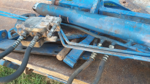 ชุดดันหน้าใส่รถไถฟอร์ด