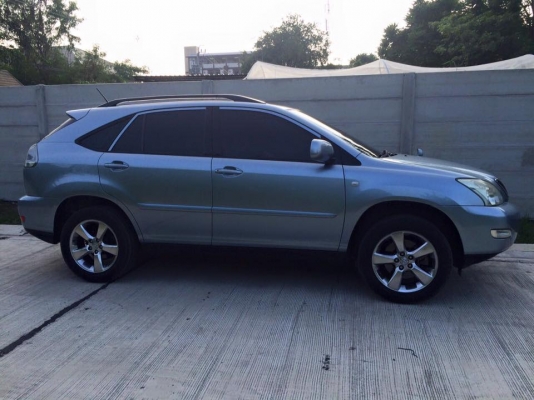 ขายรถ Lexus RX300 ปี 2006 เครื่อง 3000 ขับเคลื่อน 4 ล้อ เกียร์ออโต้ หลังคาซันรูฟ ระบบ Gas หัว  ฉีด AC ถังโดนัท ป้ายแดงออกห้าง Lexus ไทยแลนด์ วิ่งแค่ 87000 กม. สีเดิม โช๊คไม่มีถุงลม  ขาย   590,000 บาท สนใจโทรสอบถามรายละเอียดเพิ่มเติมได้ที่ 081-831-8183