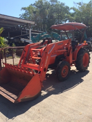 ขายรถตัก คูโบต้า 36 แรง พร้อมผานไถ