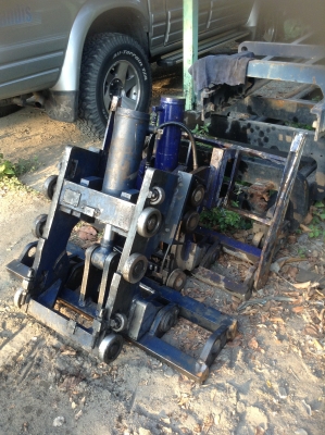 +++ ขายฮิ้งค์โฟล์ค KOMATSU 2.5 , 1.5  ตัน  ราคาตัวละ  37,000.-  บาท