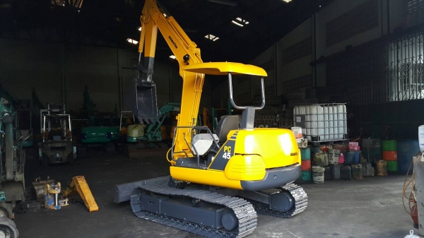 ขาย รถขุด KOMATSU รุ่น PC45-1- มือสองญี่ปุ่น แทรกเหล็ก สลักแน่น คอนโทรลสั้น ปั้มนิ้ว มือถือ/LINE ID : 0818753444