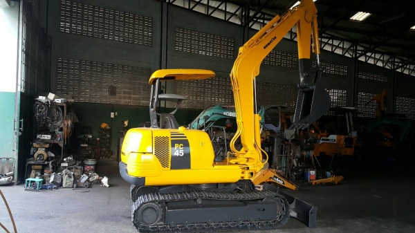 ขาย รถขุด KOMATSU รุ่น PC45-1- มือสองญี่ปุ่น แทรกเหล็ก สลักแน่น คอนโทรลสั้น ปั้มนิ้ว มือถือ/LINE ID : 0818753444