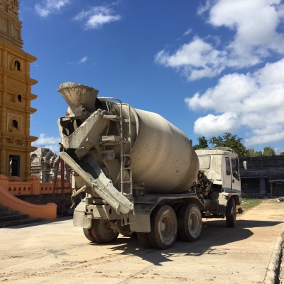 Isuzu deca 270 รถสิบล้อโม่ปูน หัวป่วยซ่อมได้คะ