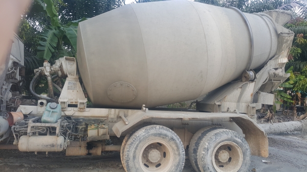 Isuzu deca 270 รถสิบล้อโม่ปูน หัวป่วยซ่อมได้คะ