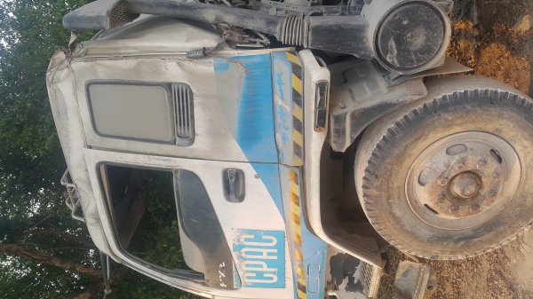 Isuzu deca 270 รถสิบล้อโม่ปูน หัวป่วยซ่อมได้คะ