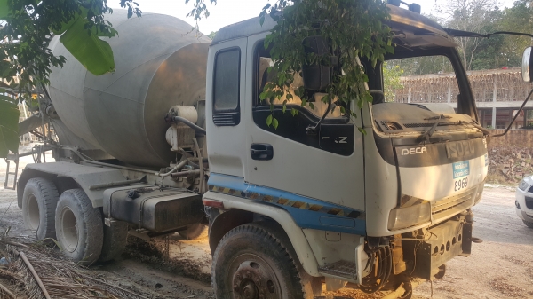 Isuzu deca 270 รถสิบล้อโม่ปูน หัวป่วยซ่อมได้คะ