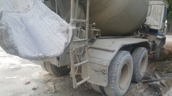 Isuzu deca 270 รถสิบล้อโม่ปูน หัวป่วยซ่อมได้คะ