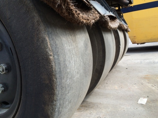 รถบดล้อยาง Hitachi RT200WT SN: 43083 ปี 1997 นำเข้าตรงจากญี่ปุ่น สภาพงามครับ