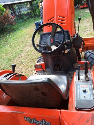 รถไถคูโบต้า รุ่น X-24,24 แรงม้า ขับเคลื่อน 4 ล้อ 4สูบ พวงมาลัยเพาเวอร์ รถไถญี่ปุ่นแท้ อุปกรณ์มี ดันหน้า ผานพรวน 4 แถมคราด แบตเตอร์รี่ใหม่ ปรับสภาพเรียบร้อย ราคาคุยกันได้ครับ
