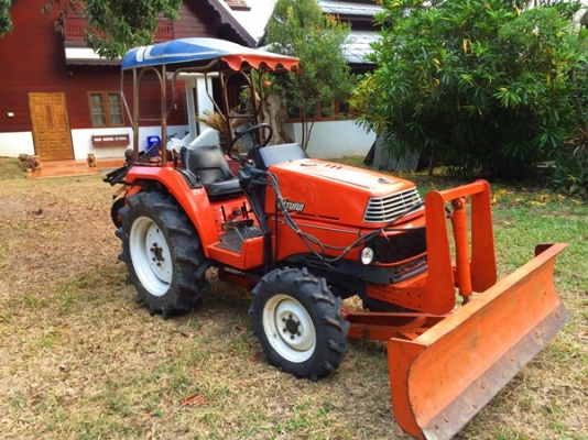 รถไถคูโบต้า รุ่น X-24,24 แรงม้า ขับเคลื่อน 4 ล้อ 4สูบ พวงมาลัยเพาเวอร์ รถไถญี่ปุ่นแท้ อุปกรณ์มี ดันหน้า ผานพรวน 4 แถมคราด แบตเตอร์รี่ใหม่ ปรับสภาพเรียบร้อย ราคาคุยกันได้ครับ